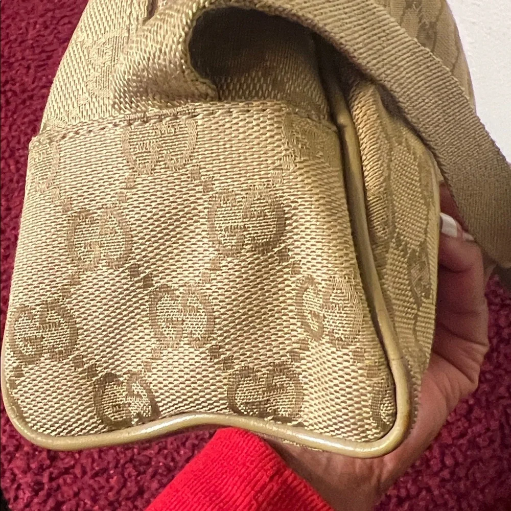 GUCCI authentic VINTAGE MONOGRAM HALF MOON MINI POUCHETTE BAG - Picture 14 of 17